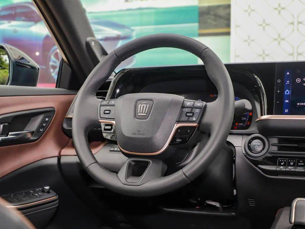 皇冠信用盘如何申请_2.4T混动+四驱皇冠信用盘如何申请,这车可不输雷克萨斯