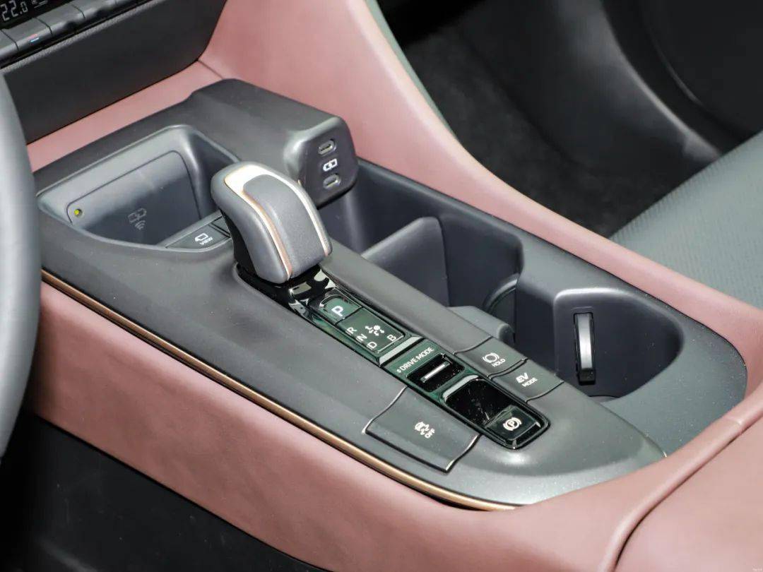 皇冠信用盘如何申请_2.4T混动+四驱皇冠信用盘如何申请,这车可不输雷克萨斯