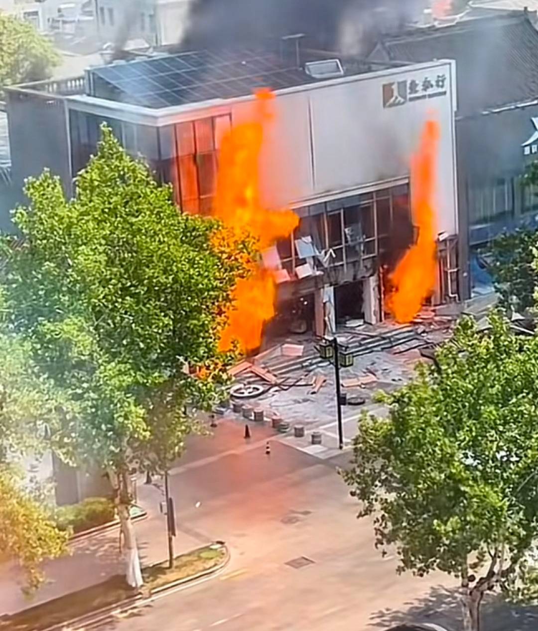 皇冠信用網怎么开户
_济南突发火灾致5人受伤1人失联皇冠信用網怎么开户
,附近商家称“广场晃动了一下”:有明显震动感