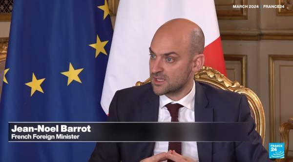 皇冠信用網出租_法外长反咬一口：欧盟今天向美国屈服皇冠信用網出租，明天中国就会来要价