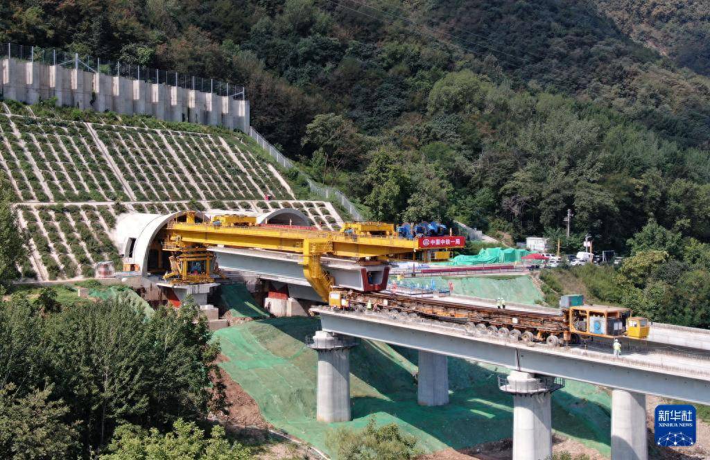 皇冠信用網正网_西康高铁全线完成桥梁架设