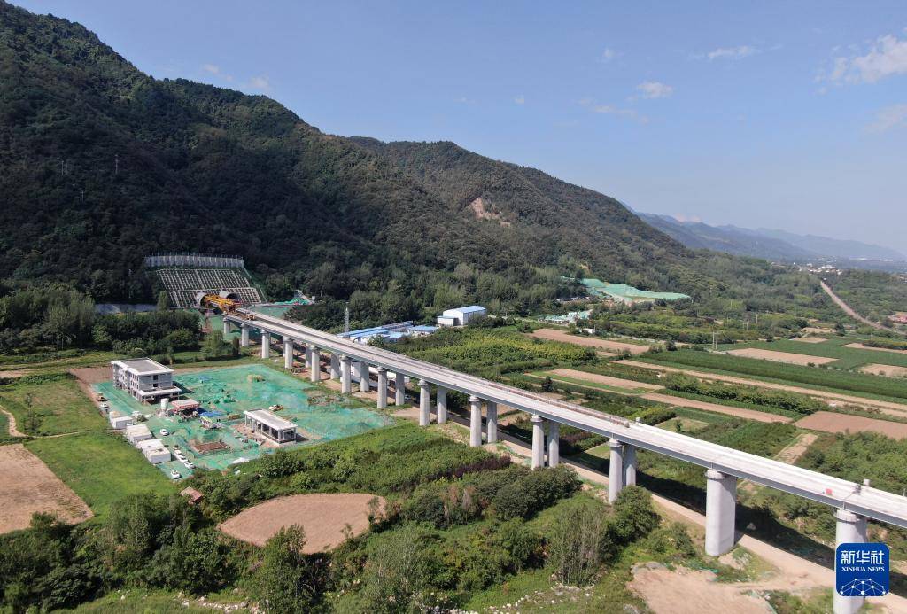 皇冠信用網正网_西康高铁全线完成桥梁架设