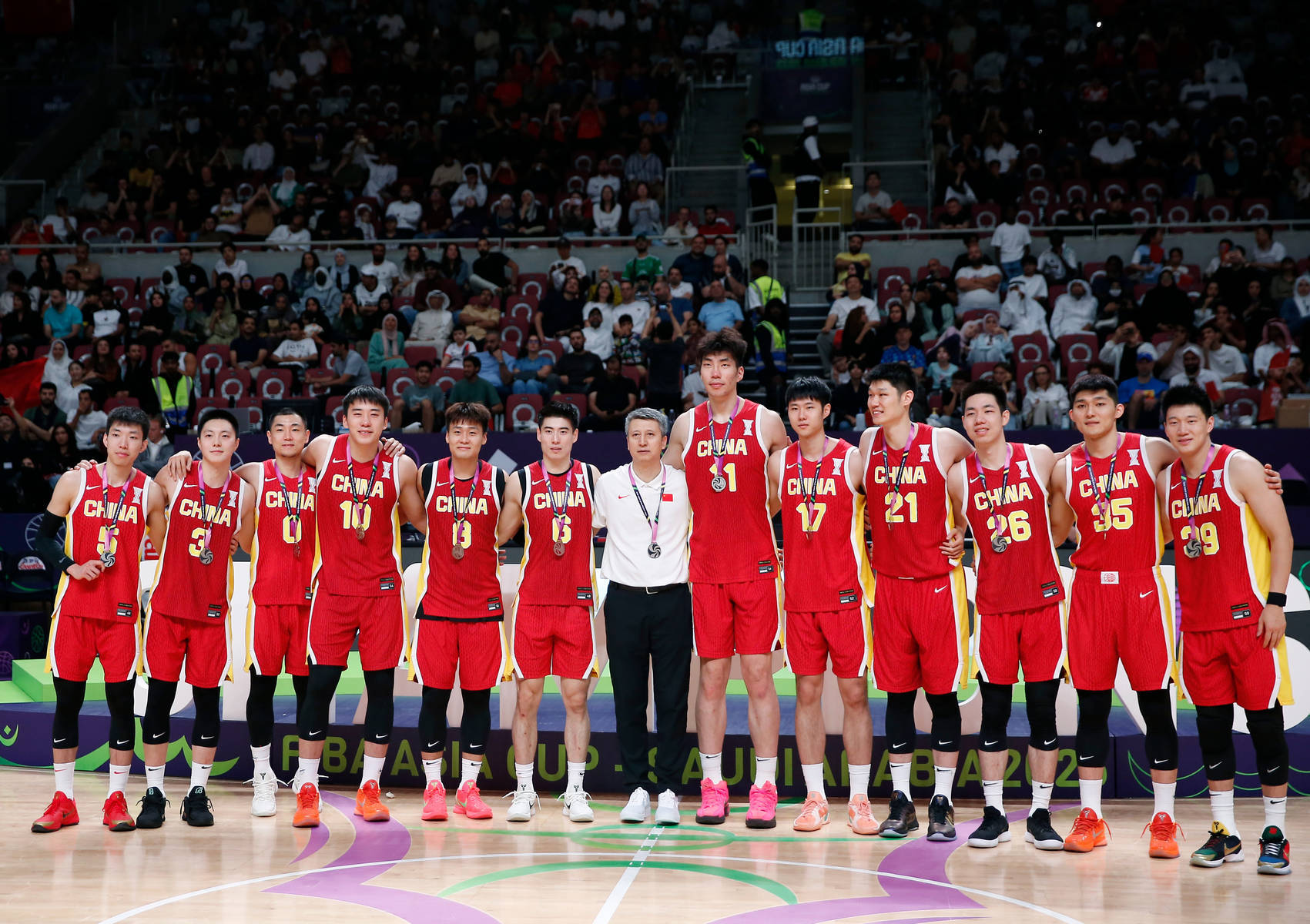 米德尔斯堡vs谢菲尔德联
_篮协主席称赞郭士强团队:简单纯粹 业余时间都在谈战术