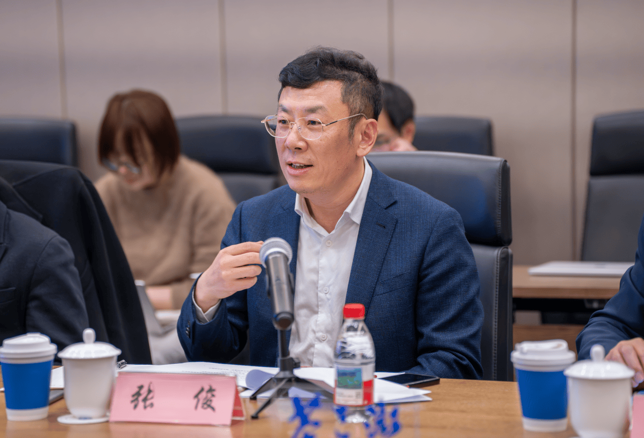 皇冠足球_澎湃下午茶·上海“两会”专场｜缝合与融合：一江一河的未来